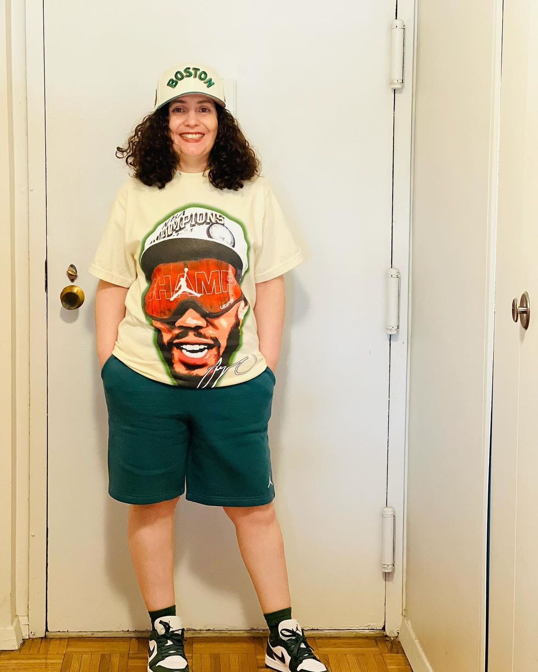 JAYSON TATUM CHAMPAGNE GOGGLES TEE