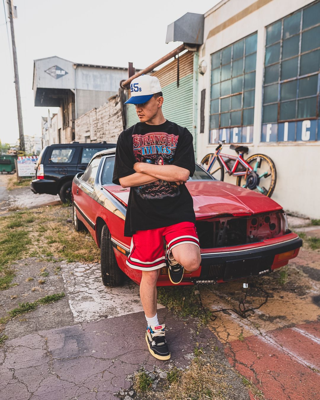 STRANGER THINGS TEE