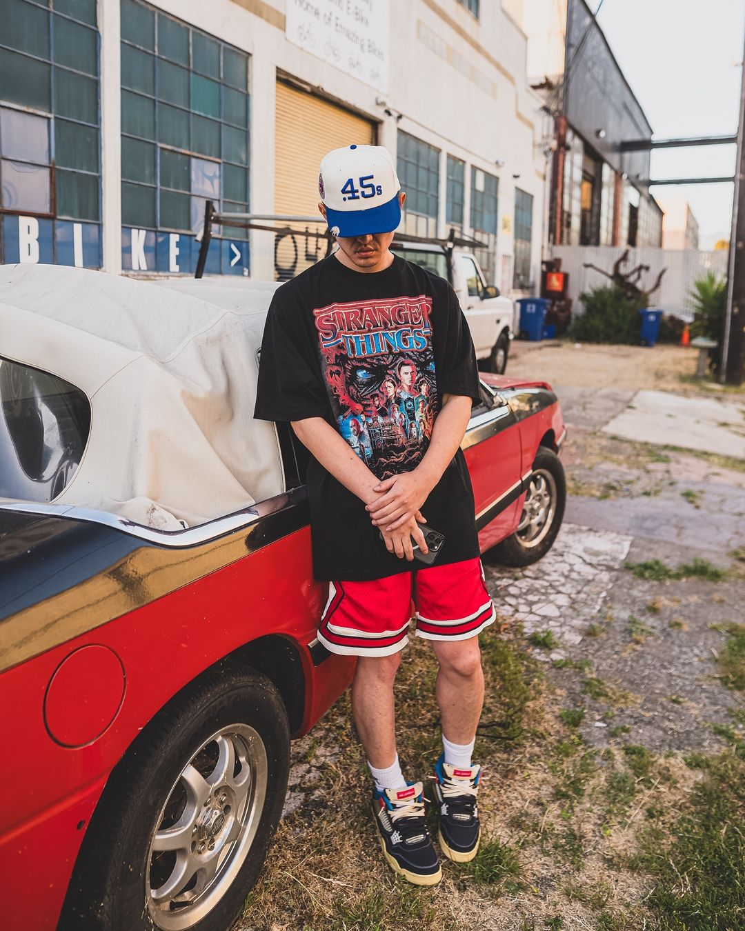 STRANGER THINGS TEE