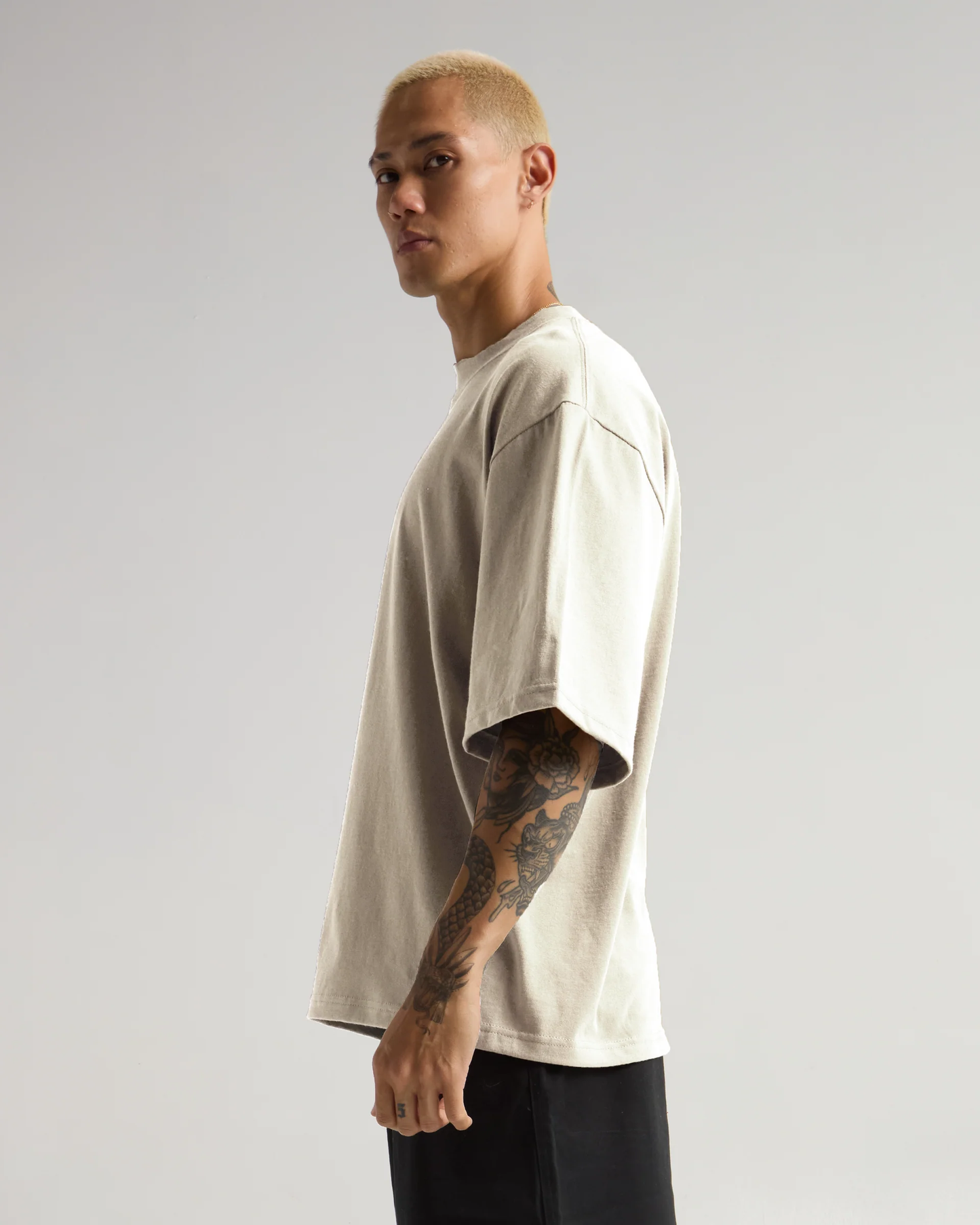 7.5 OZ HEAVYWEIGHT OVERSIZED BAGGY TEE (Off-White)